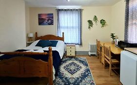 Lovely Private Room Near Central London