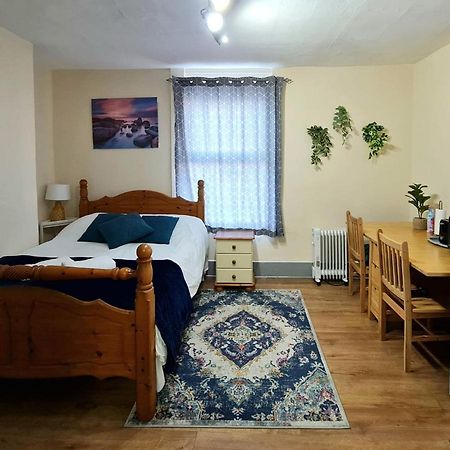 Lovely Private Room Near Central London Exterior photo
