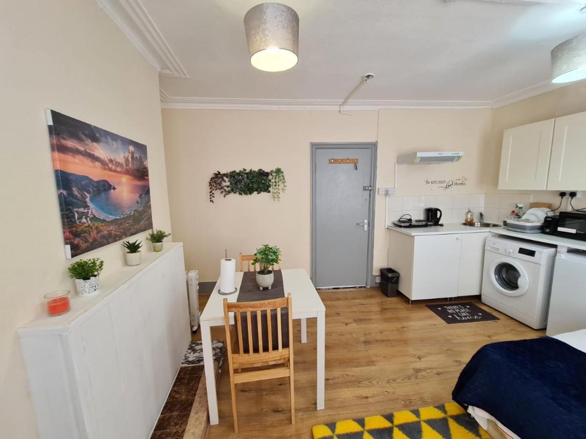 Lovely Private Room Near Central London Exterior photo