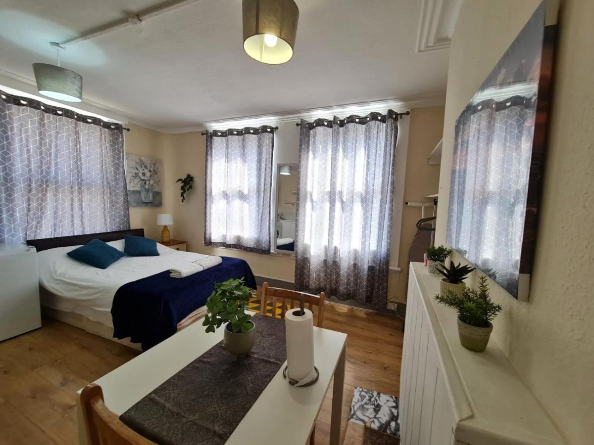 Lovely Private Room Near Central London Exterior photo