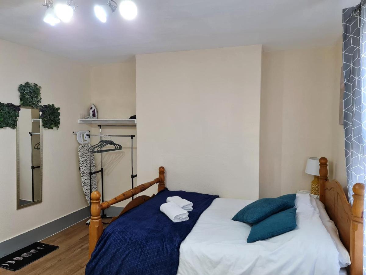 Lovely Private Room Near Central London Exterior photo